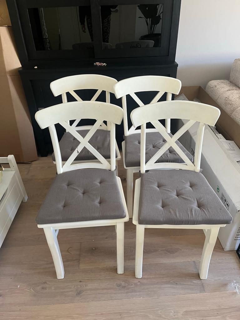 4 Witte landelijke eetkamer stoelen met kussens, Huis en Inrichting, Stoelen, Ophalen, Wit, Zo goed als nieuw, Vier