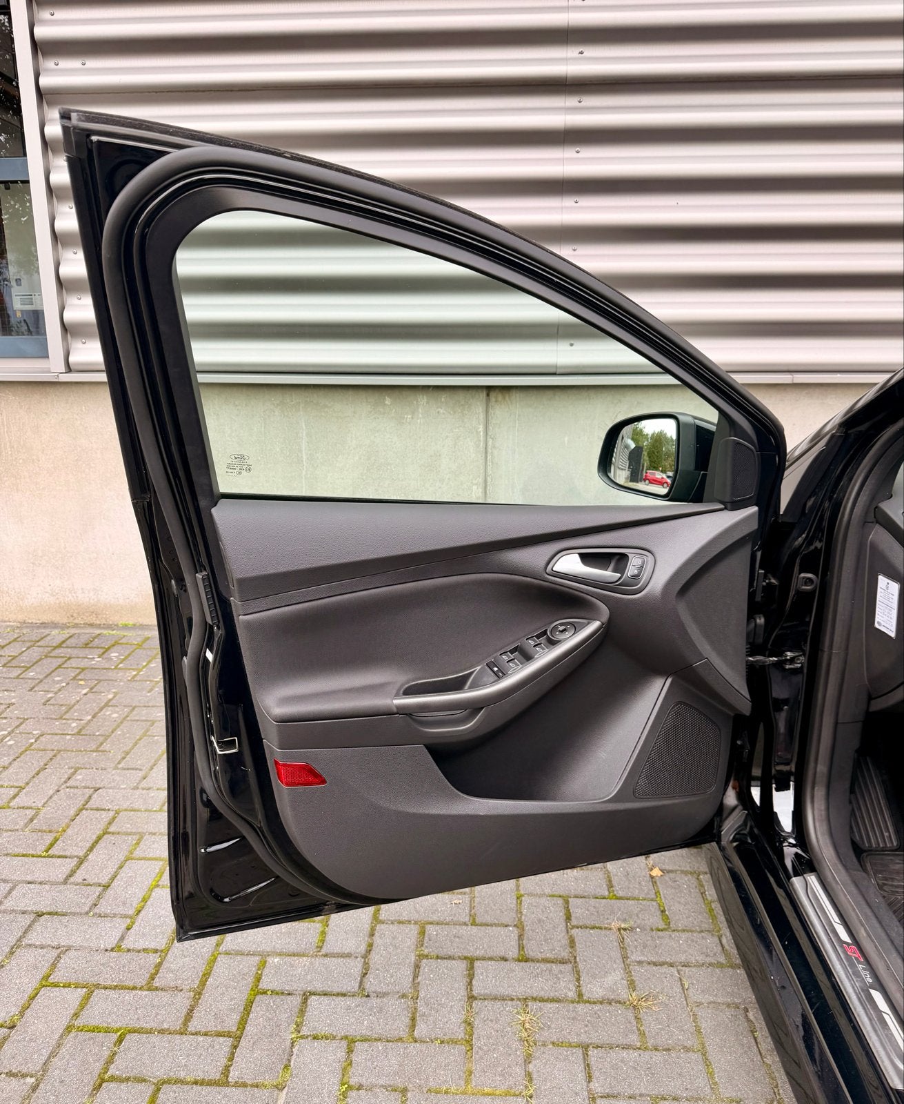 Foto 21 van Ford Focus ST-line 1.5 Ecoboost 182pk 2017 Zwart