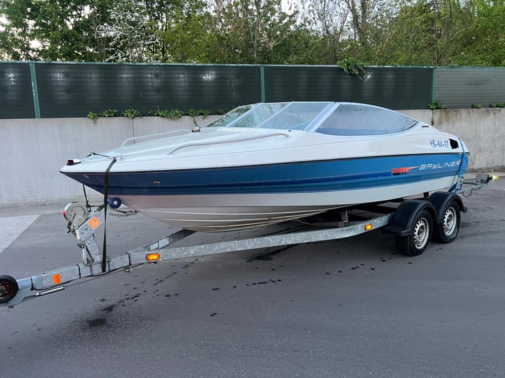 Bayliner capri Speedboot Mercruiser V6, Watersport en Boten, Speedboten, Gebruikt, Bayliner, Benzine, 120 tot 200 pk, Binnenboordmotor
