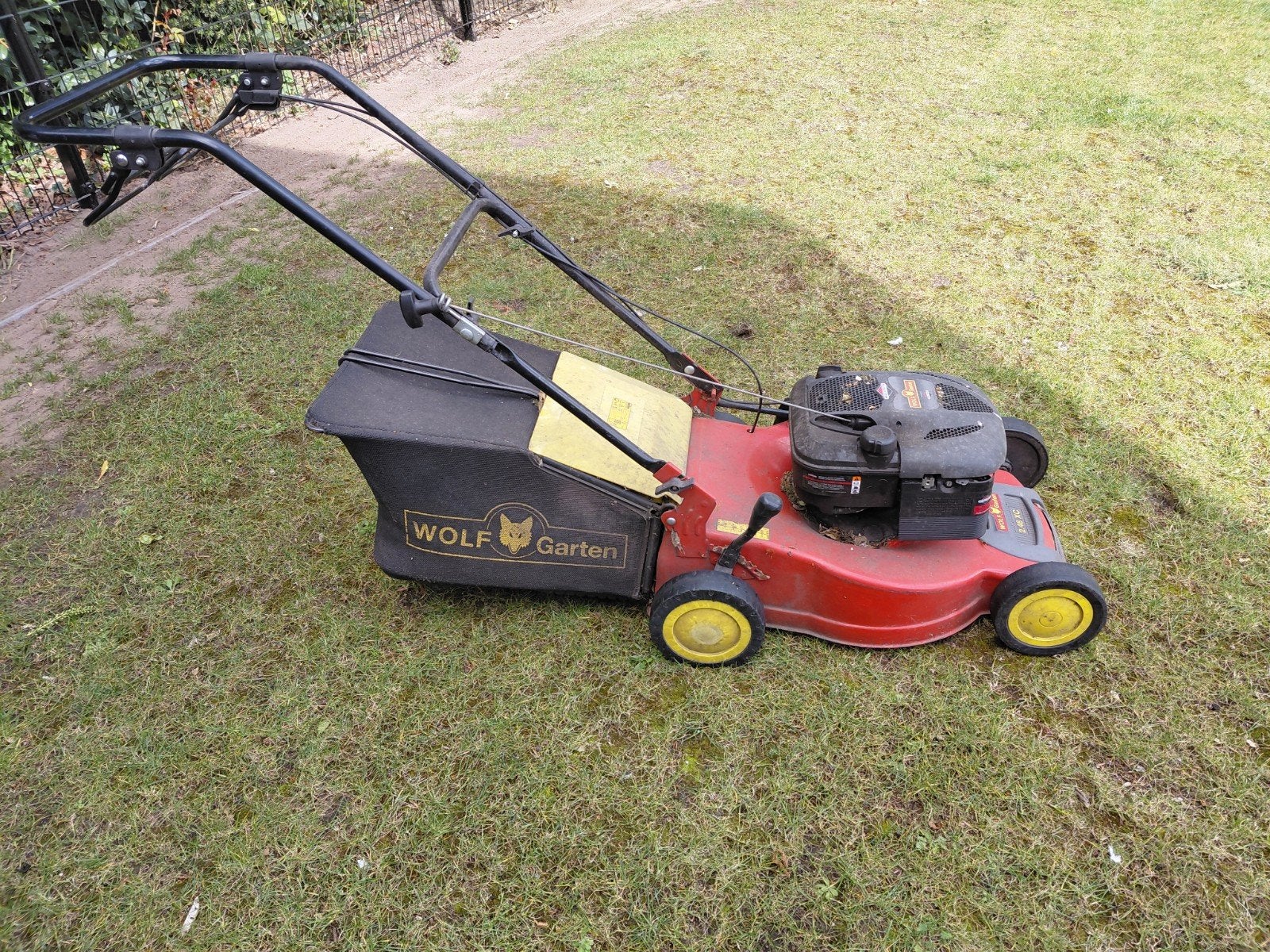 Wolf-Garten Benzine Grasmaaier - Werkt Goed, Gebruikt, Ophalen of Verzenden, Opvangbak, Benzine-grasmaaier
