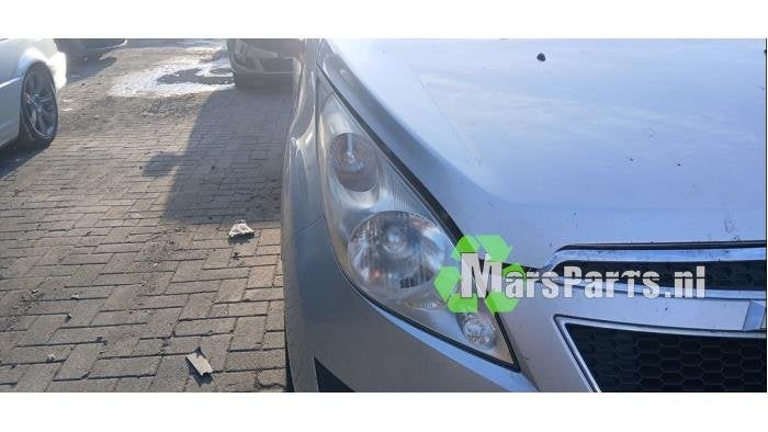 Koplamp rechts van een Chevrolet Spark