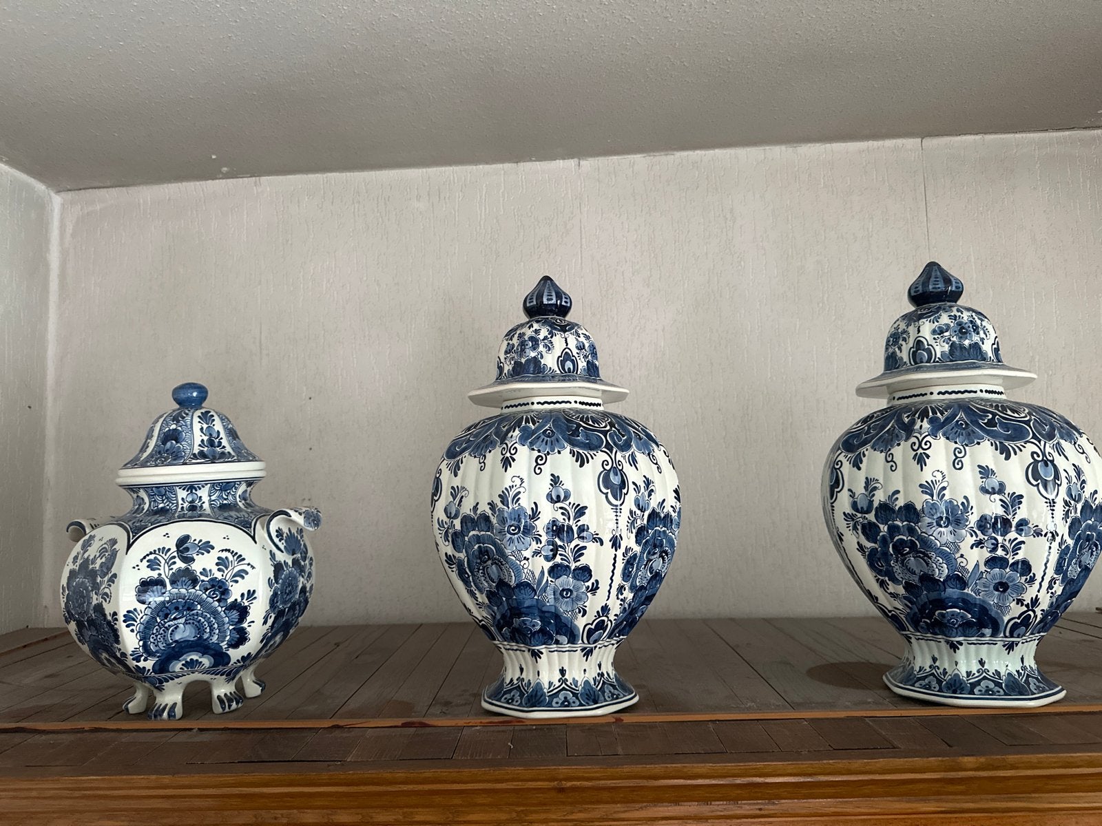 Set van 3 handgeschilderde Delfts Blauwe vazen, Ophalen