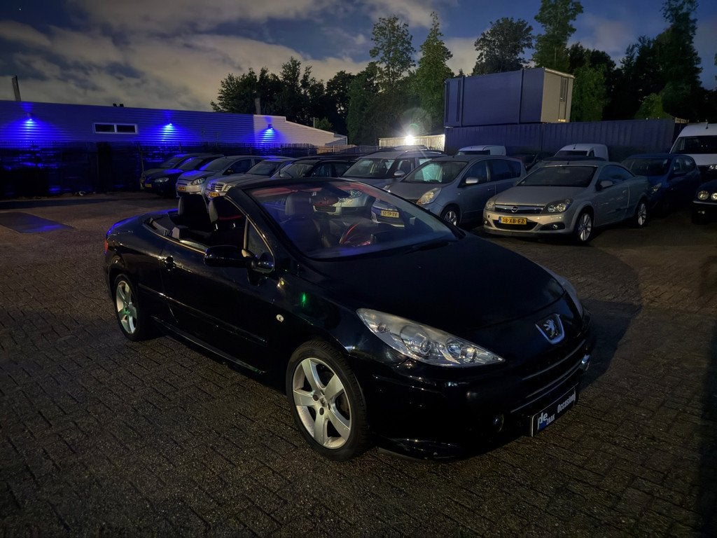 Peugeot 307 CC 2.0-16V Palm Beach Automaat Incl APK, Gebruikt, 4 cilinders, Cabriolet, 4 stoelen