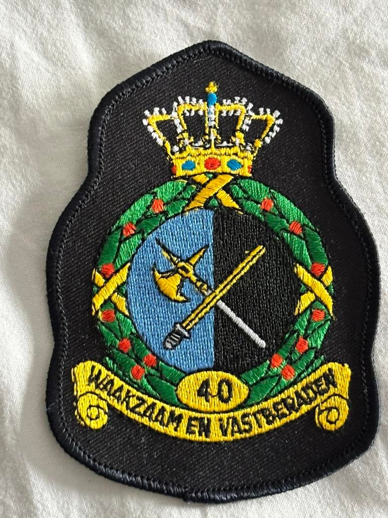 Kroon embleem klu 40 SQN, Verzenden, Luchtmacht, Nederland, Embleem of Badge