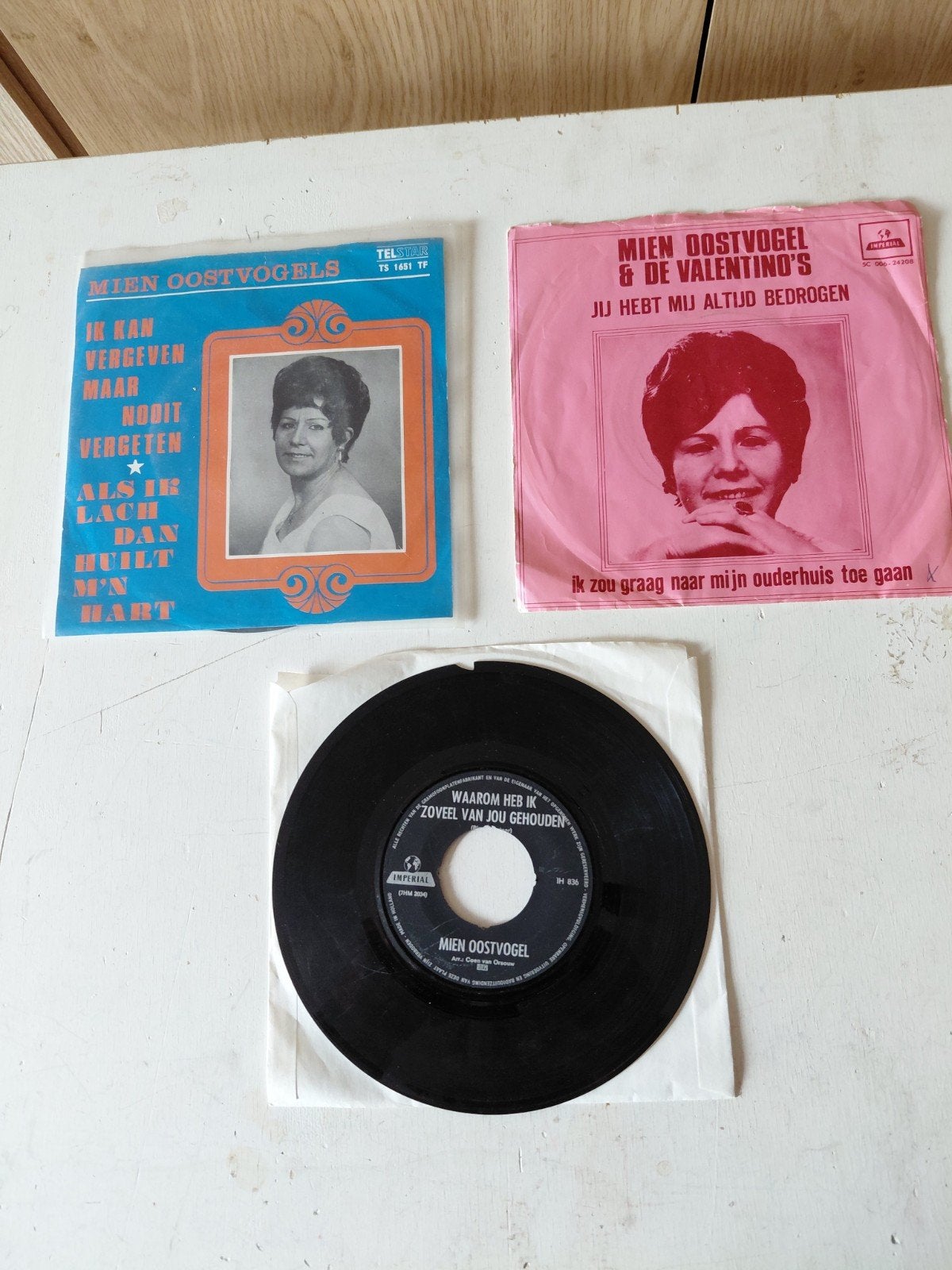 Mien Oostvogels & De Valentino's - 7 inch vinyl singles, Gebruikt, 7 inch, Ophalen of Verzenden, EP