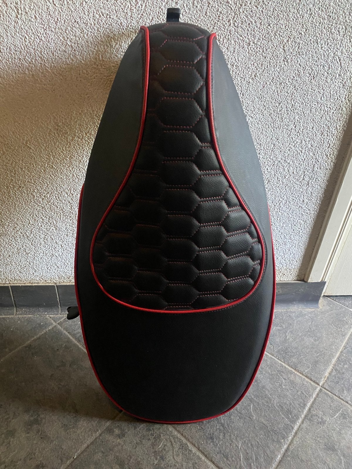 Vespa sprint/primavera Rood Rs zadel - werkend - 1 sleutel, Ophalen, Zo goed als nieuw, Zadel, Vespa