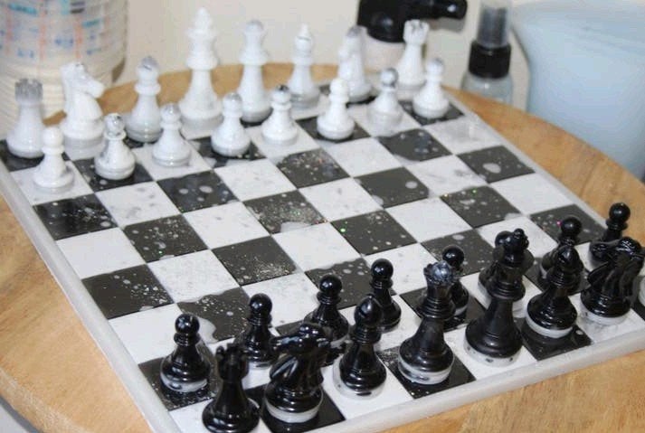 Handgemaakt Schaakspel van Epoxy, Ophalen of Verzenden, Nieuw, Schaken