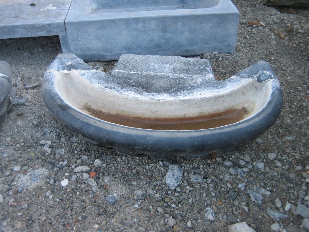 oud arduinen wijwatervat, Ophalen, Gebruikt