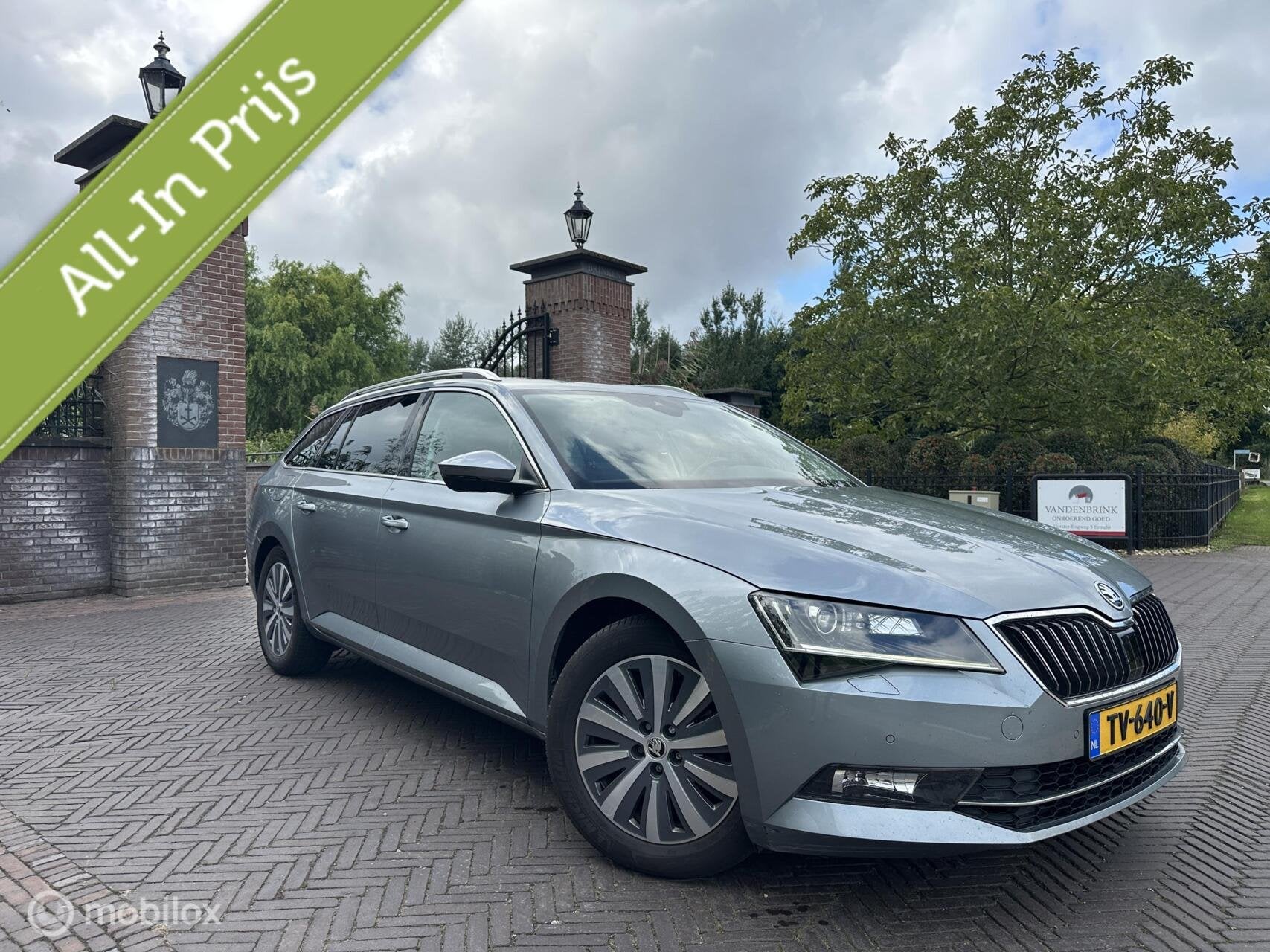 Skoda Superb Combi 1.6 TDI Trekhaak Pano ACC Memory LED✅, Auto's, Stof, Gebruikt, 4 cilinders, Met garantie (alle)