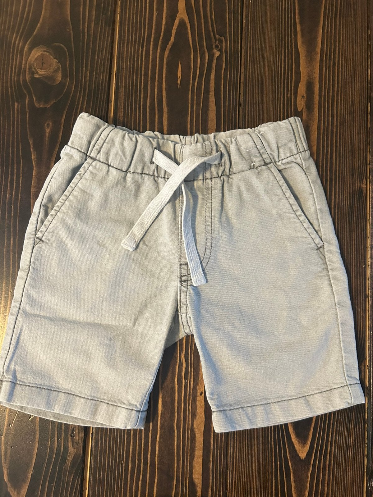 H&M grijze korte broek maat 98, Kinderen en Baby's, Kinderkleding | Maat 98, Ophalen of Verzenden, Zo goed als nieuw, Jongen, Broek