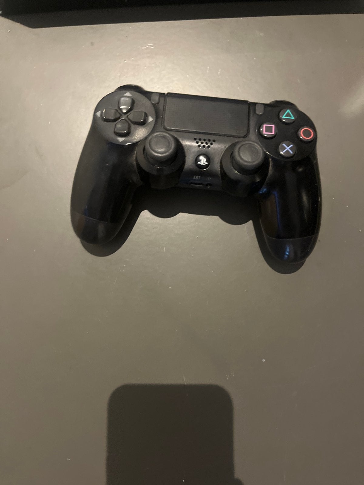 Foto 3 van PlayStation 4 Slim met controller en bedrading