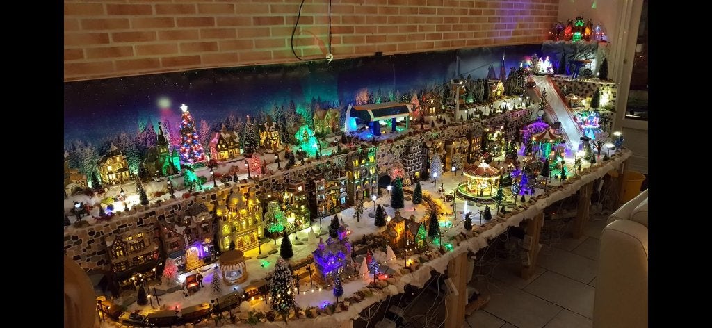 Volledig groot kerstdorp (lemax en intratuin), Diversen, Kerst, Ophalen, Gebruikt