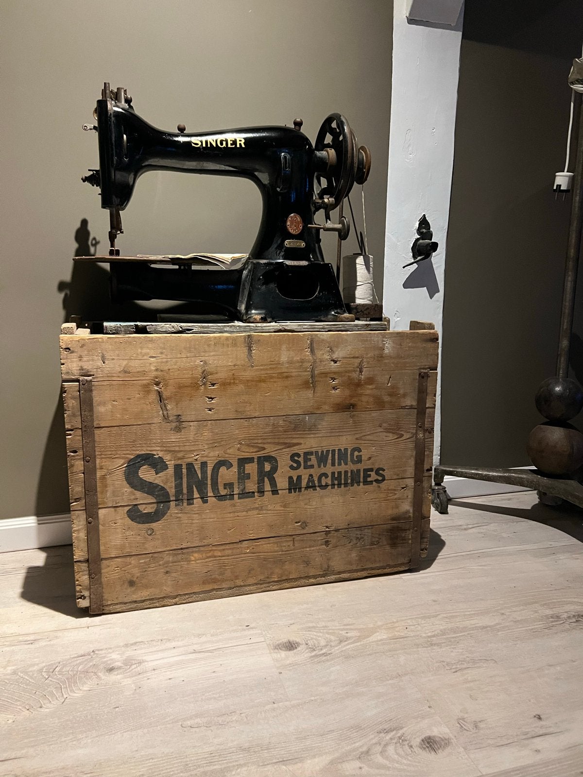 Unieke Industriële Singer Naaimachine 1929 in Originele Kist, Ophalen