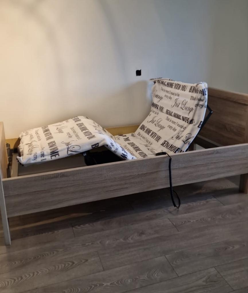 GRATIS verstelbaar bed, Ophalen, Gebruikt, Eenpersoons