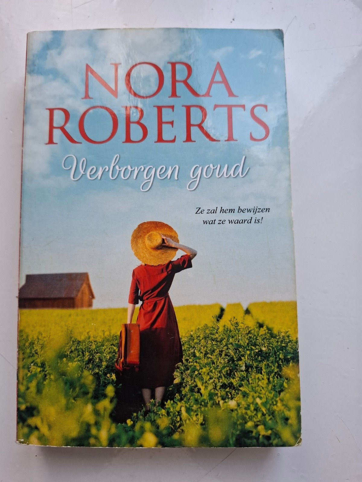 GRATIS Nora Roberts - Verborgen goud (Harlequin), Ophalen of Verzenden, Gelezen, Nora Roberts, Nederland