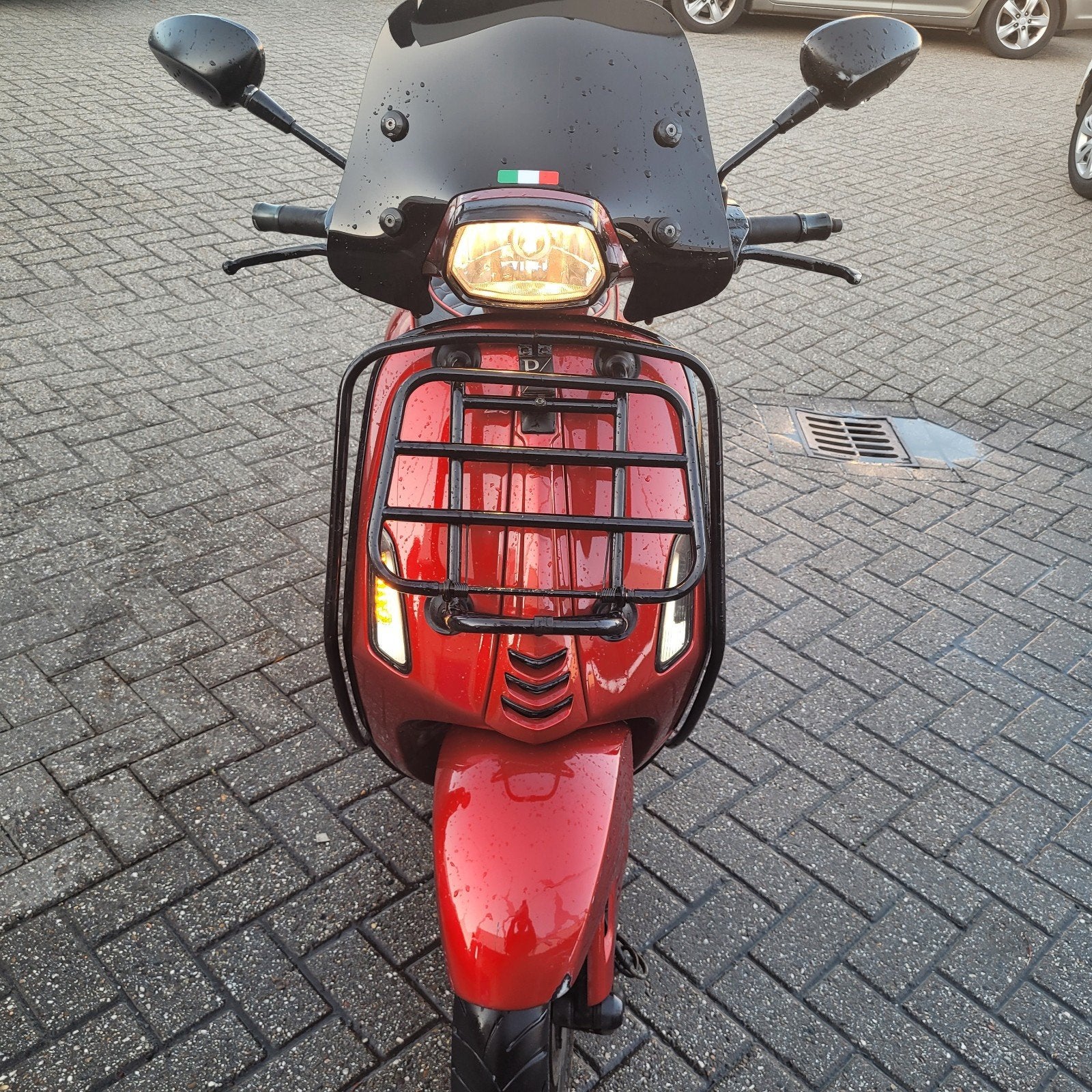 Rode Vespa Sprint - Gebruikt, met lichte schade, Fietsen en Brommers, Ophalen, Gebruikt, Maximaal 45 km/u, Overige modellen