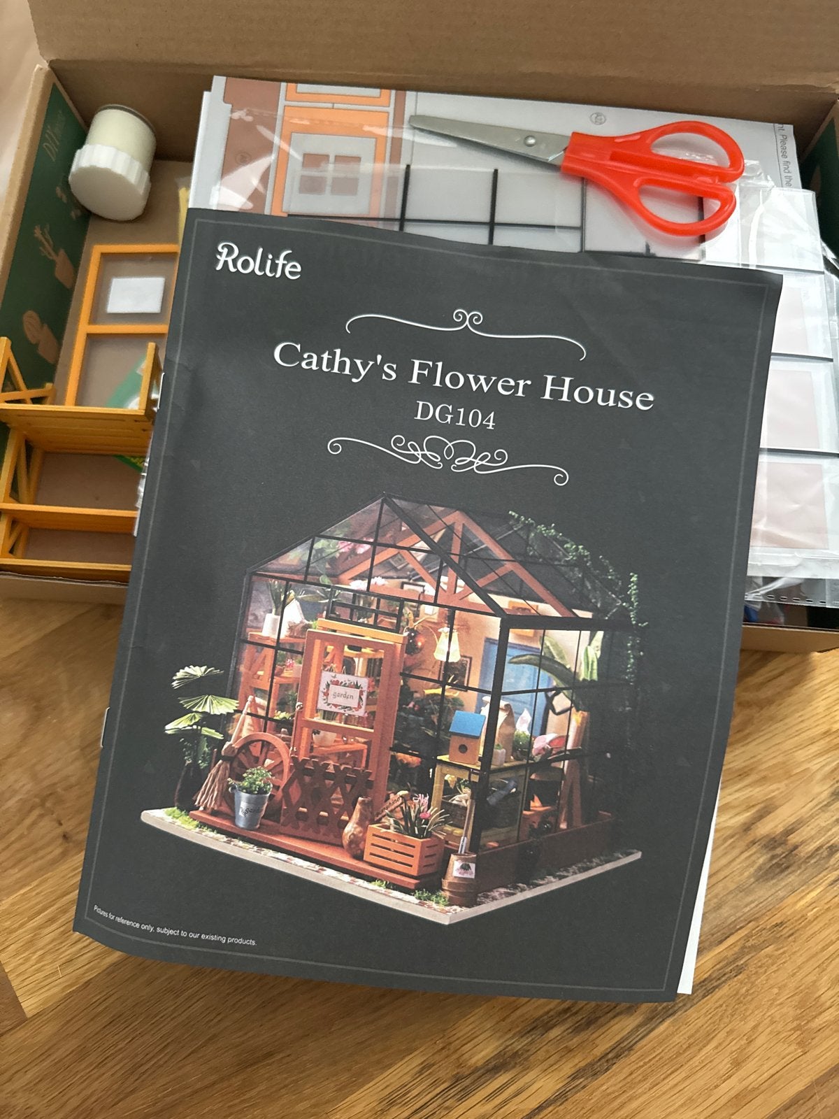 Rolife Cathy's Flower House DG104 - DIY miniatuurhuisje, Ophalen of Verzenden, Zo goed als nieuw, 1:50 of kleiner, Diorama