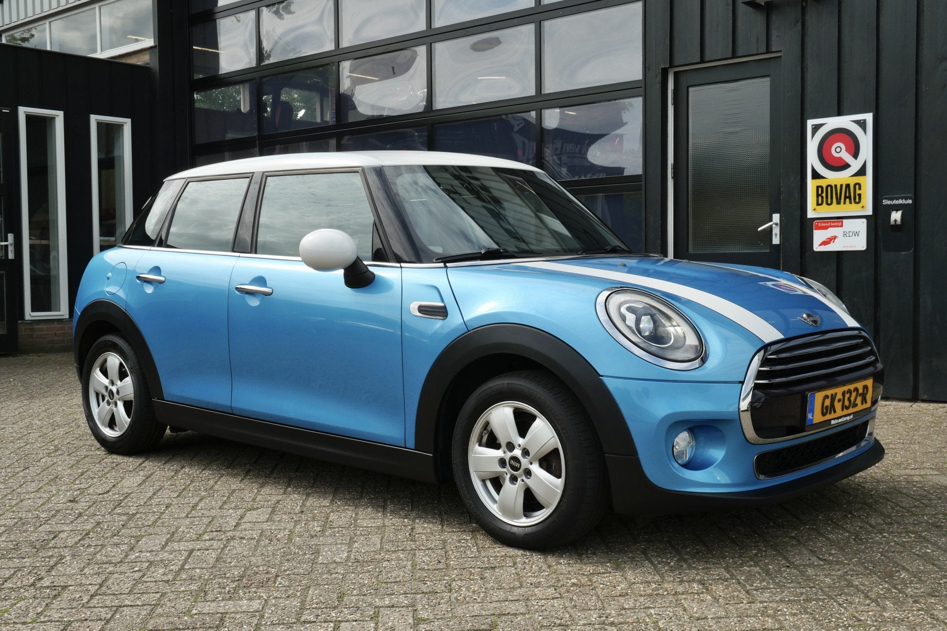 MINI 5-deurs 1.5 Cooper Chili Business | NL-Auto | Cruise |, 136 pk, Gebruikt, Blauw, 49 €/maand