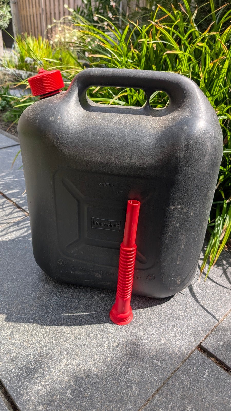 Stevige Jerrycan 20L met E10 benzine, Ophalen