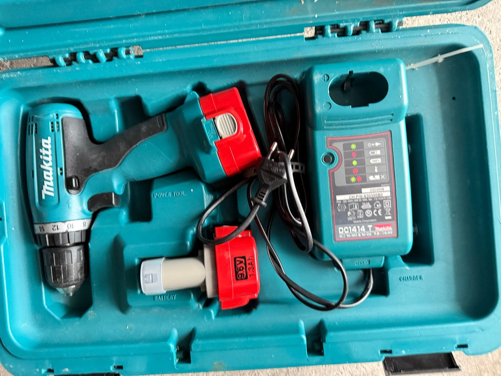 Makita Accuboormachine met defecte accu, Doe-het-zelf en Verbouw, Ophalen of Verzenden, Gebruikt, Minder dan 400 watt, Boormachine