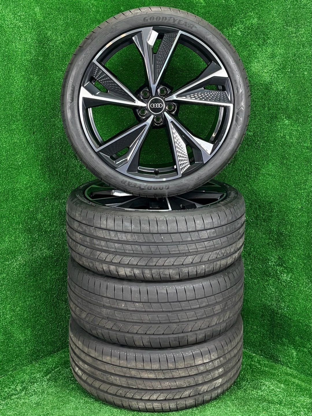 Originele 21 inch Audi RS velgen met banden A6 S6 C8 C9 4K, Gebruikt, 255 mm, -, -