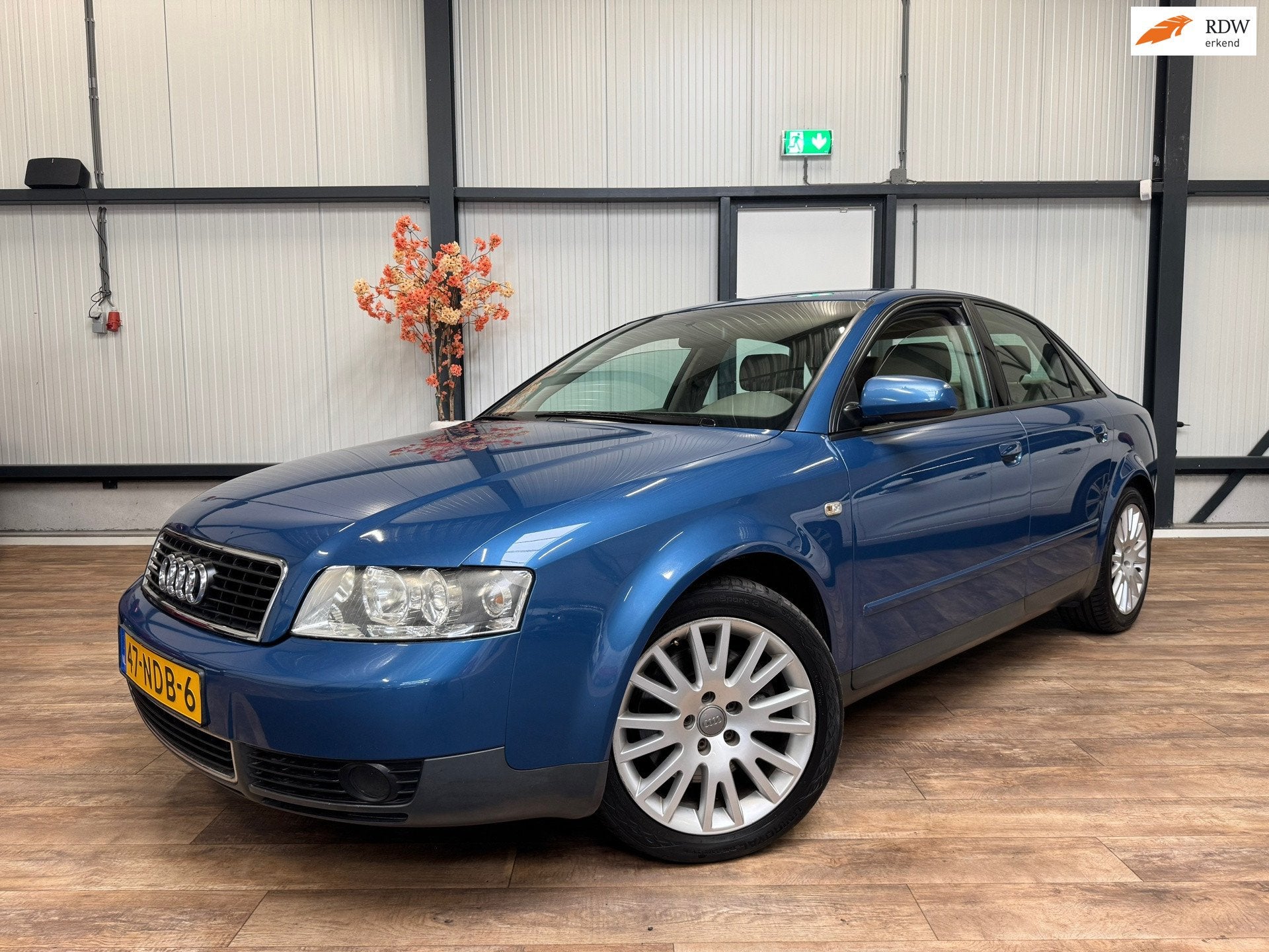 Audi A4 Limousine 3.0 V6 quattro automaat / zeer nette staat, Automaat, Blauw, A4, Vierwielaandrijving