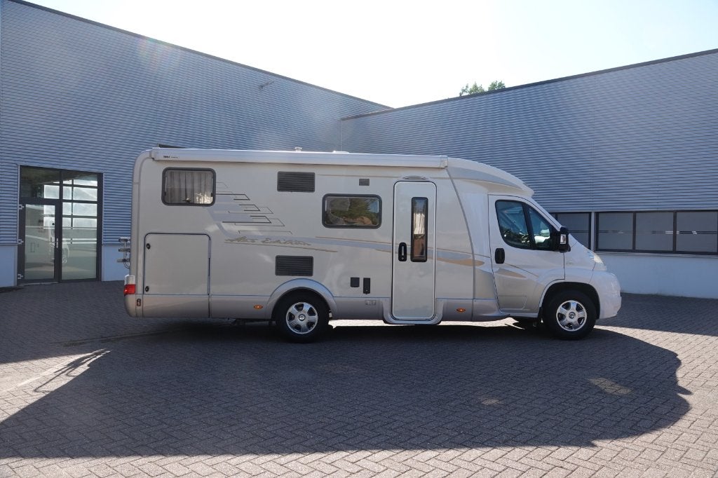 Hymer T 674 SL Star Edition, Enkele bedden, Lithium, orig NL, Ringverwarming, Oven, Fiat, 7 tot 8 meter