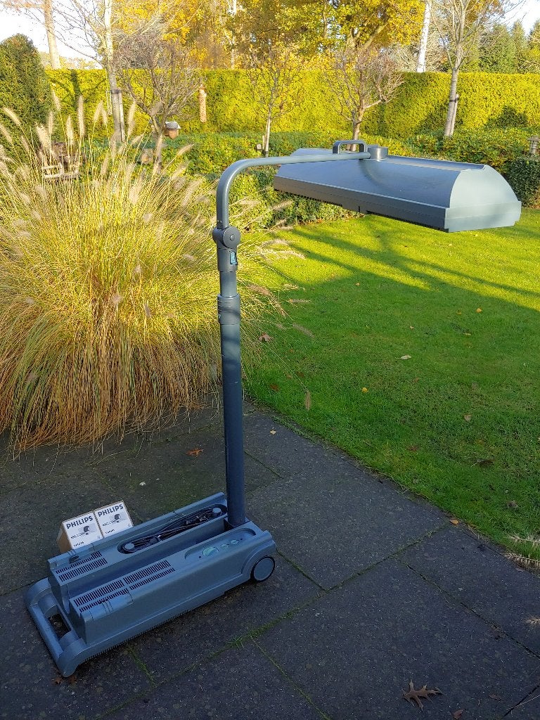 Philips zonnebank voor € 50  met extra lampen, Witgoed en Apparatuur, Zonnebanken en Gezichtsbruiners, Ophalen, Gebruikt, Zonnebank enkelzijdig