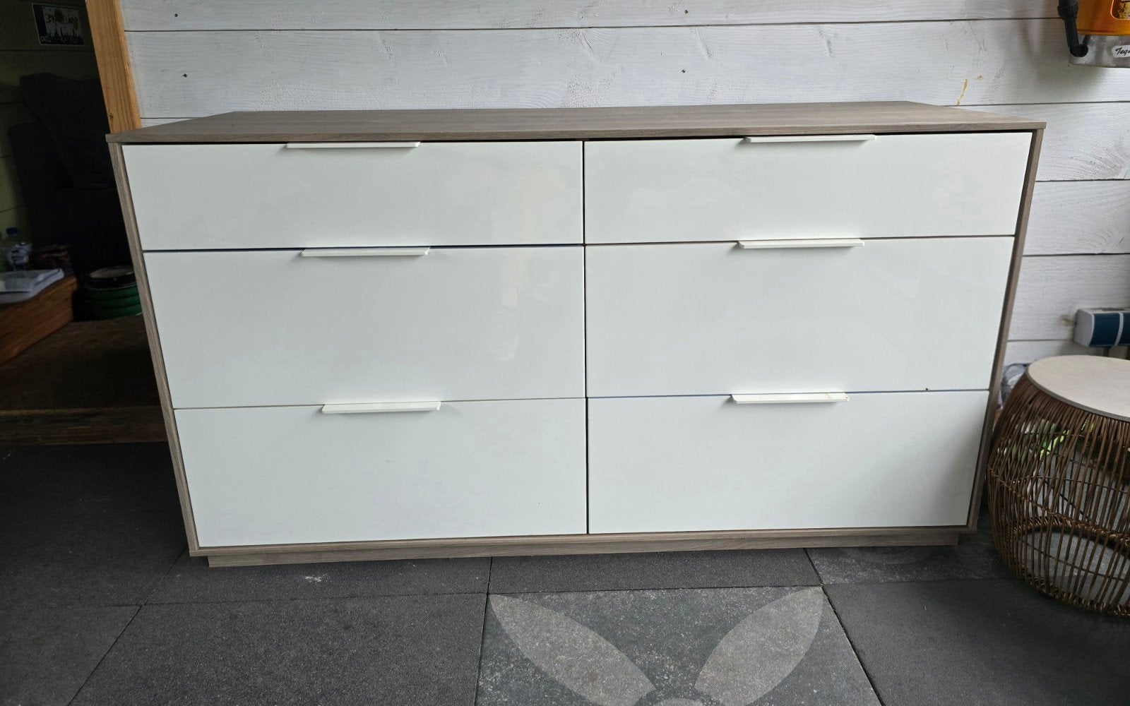 Modern dressoir met 6 laden - Wit en houtkleurig, Ophalen, Gebruikt, 100 tot 150 cm, 5 laden of meer