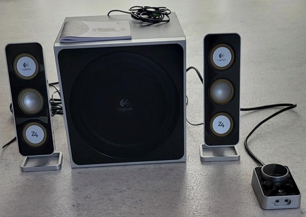Logitech Z4 2.1 Speakersysteem, Audio, Tv en Foto, Luidsprekers, Zo goed als nieuw, 60 tot 120 watt, Overige merken, Ophalen