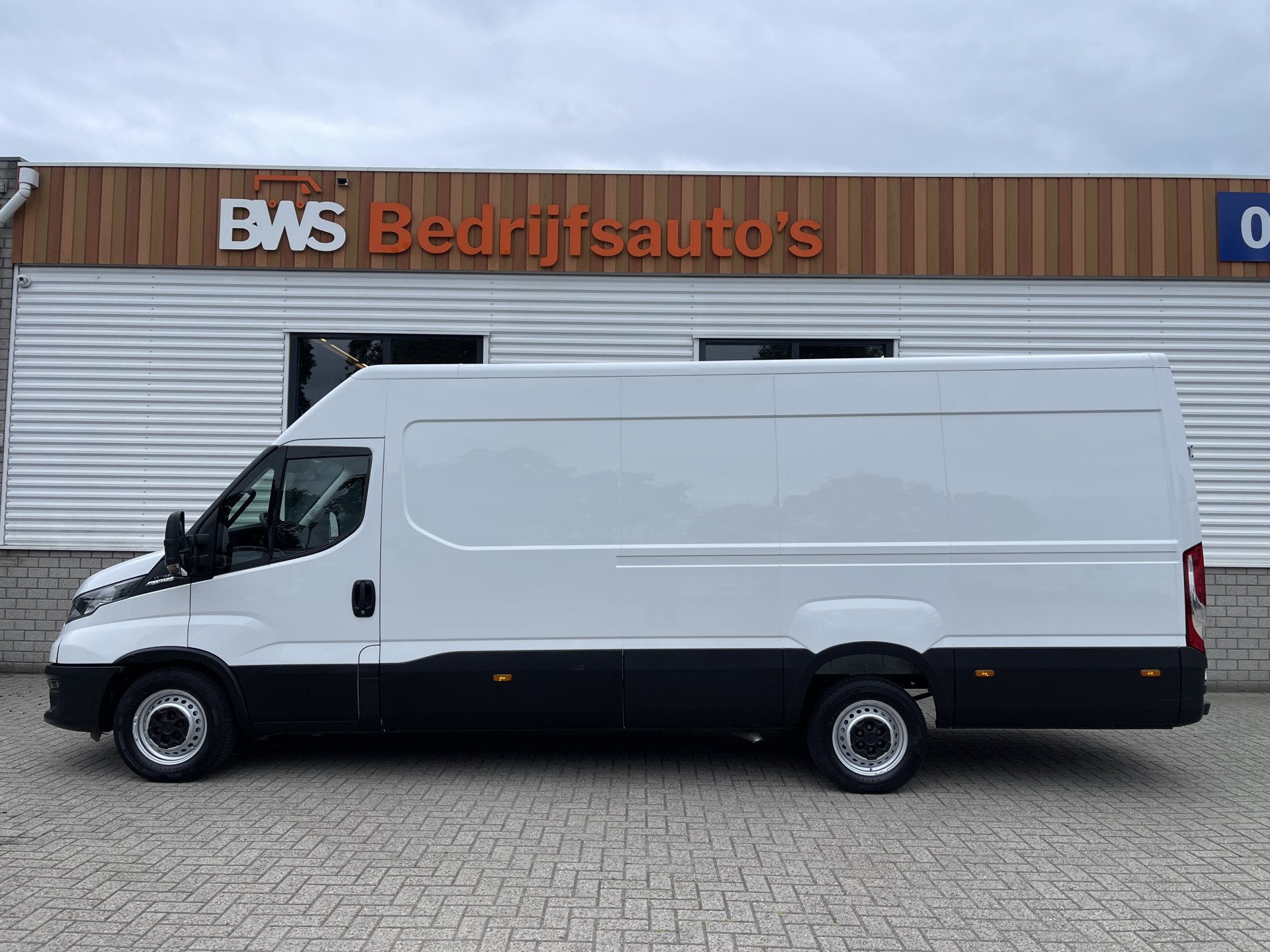 Iveco Daily 35S14V 2.3 Himatic automaat L4H2 / laadruimte 47, Auto's, Gebruikt, Wit, Bedrijf, Diesel