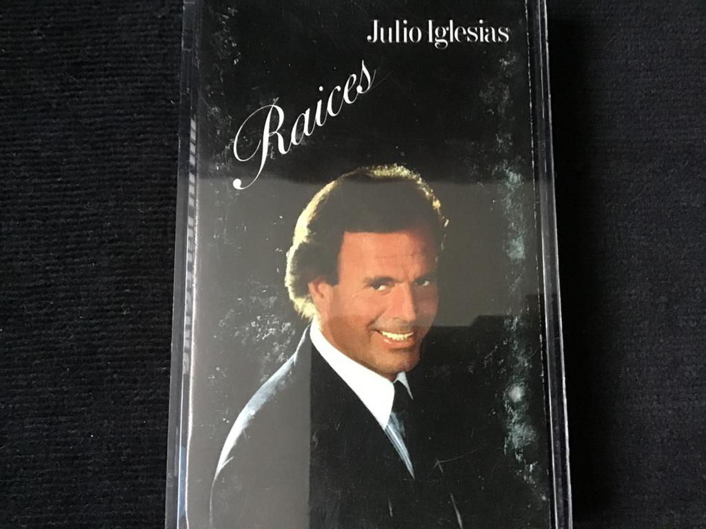 Julio Iglesias, Raices cassettebandje, Latin en Salsa, 1 bandje, Ophalen of Verzenden, Zo goed als nieuw