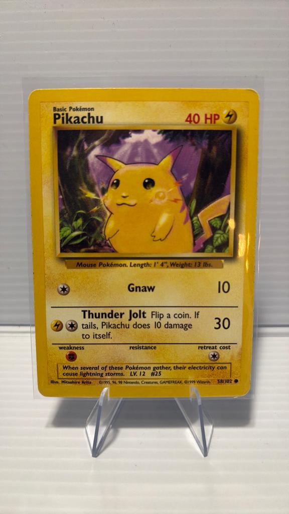 Pikachu 58/102 Base Set Pokémon Kaart, Hobby en Vrije tijd, Verzamelkaartspellen | Pokémon, Ophalen of Verzenden, Gebruikt, Losse kaart