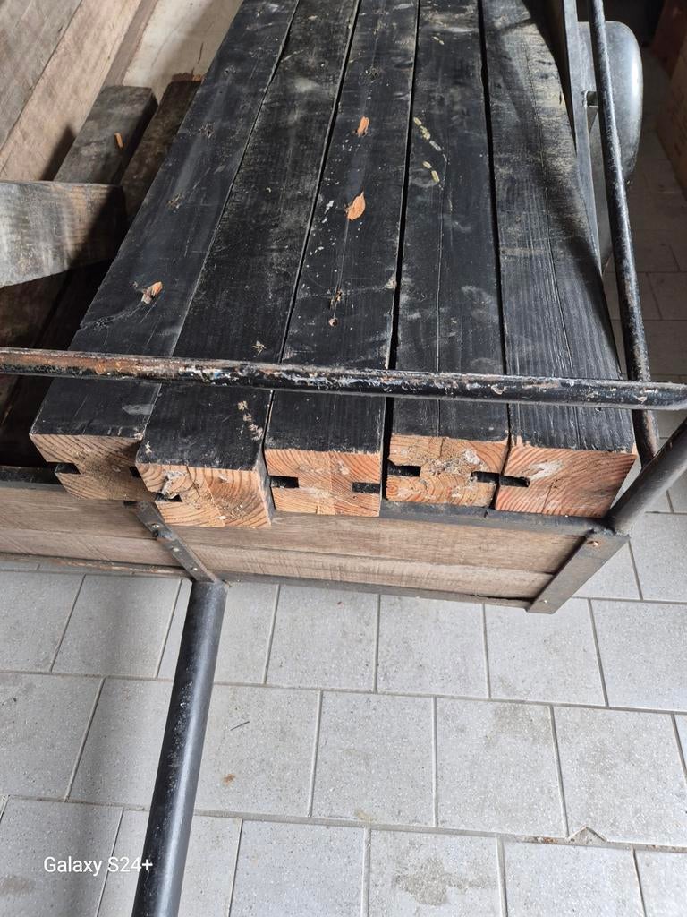 Zwarte houten balken met inkepingen, Ophalen of Verzenden