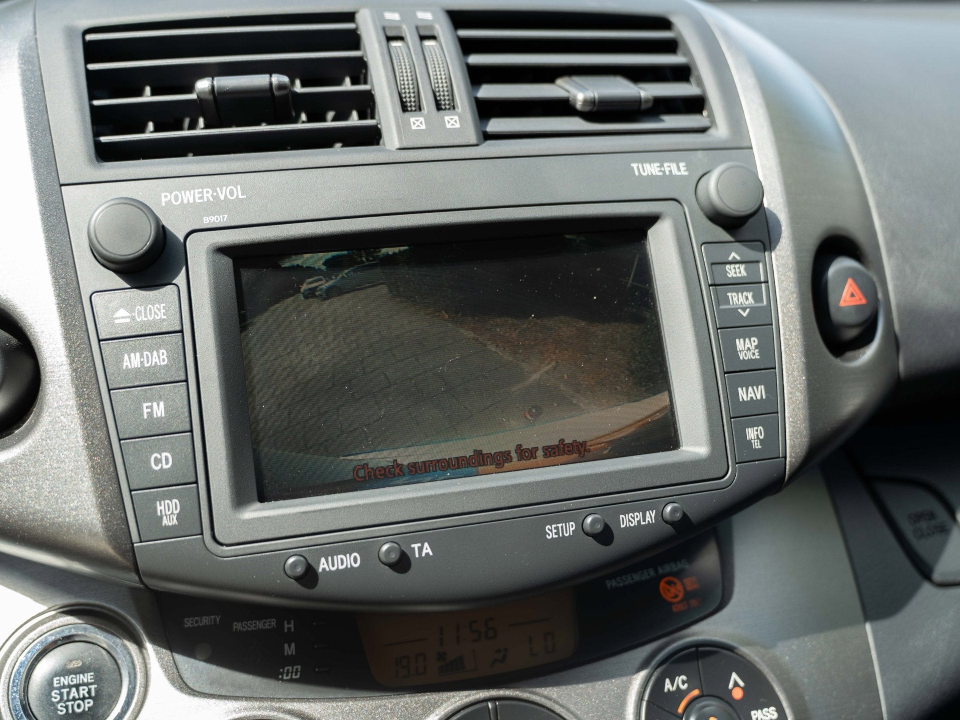 Toyota RAV4 2.0 VVTi Executive Business - AUTOMAAT - ZWART L, Auto's, Gebruikt, Zwart, 4 cilinders, Wit