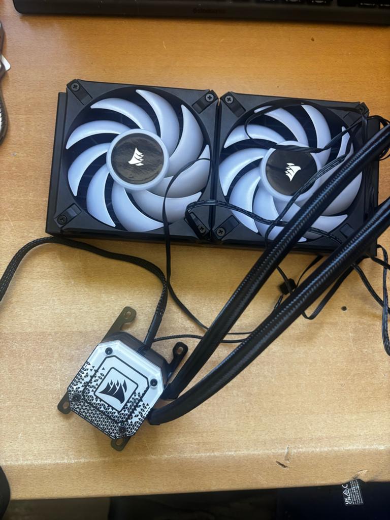 Corsair H100i Elite Capellix XT Waterkoeling, Computers en Software, Computerkoelers, Ophalen of Verzenden, Gebruikt, Waterkoeling