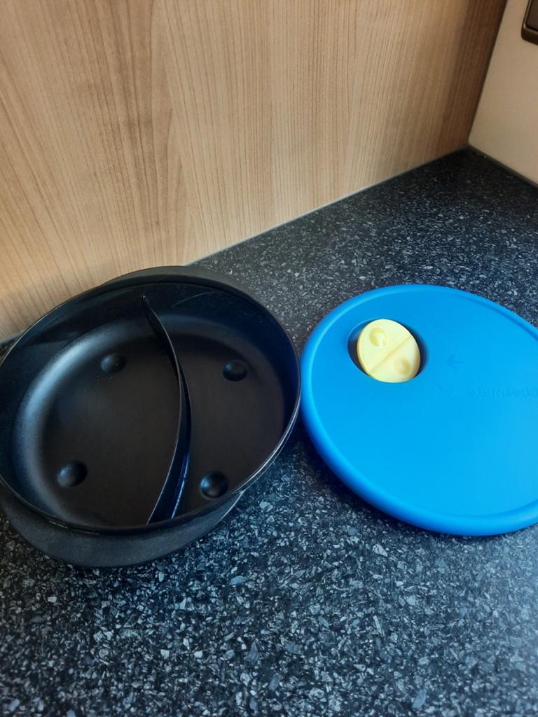 Tupperware Lunchbox met 2 vakken en deksel, Ophalen of Verzenden, Gebruikt, Blauw, Overige typen