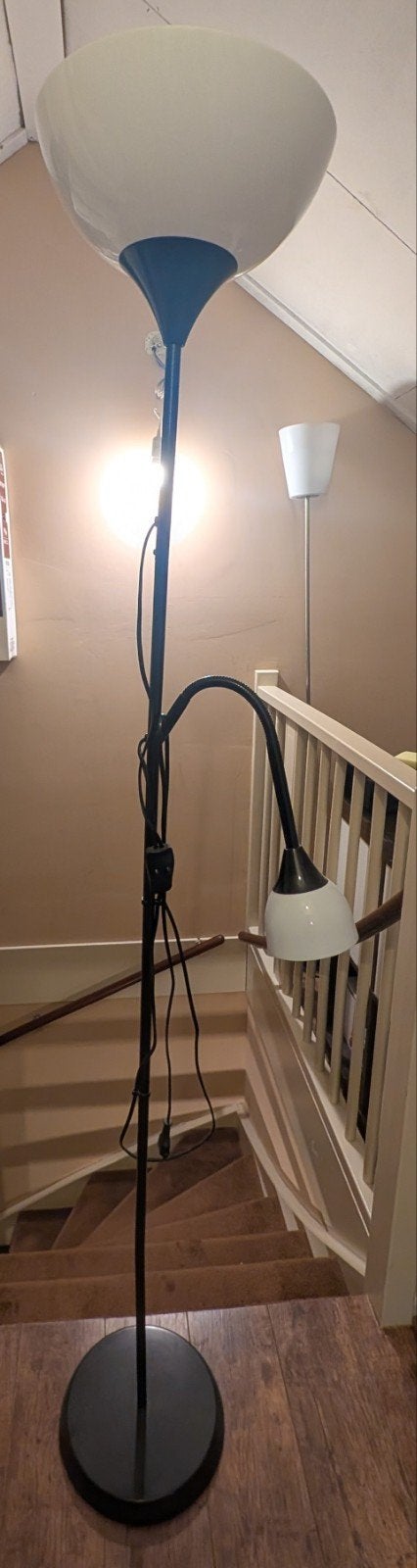 Twee IKEA TÅGARP vloerlampen, één met leeslamp, Ophalen, Gebruikt, E27 (groot), Modern
