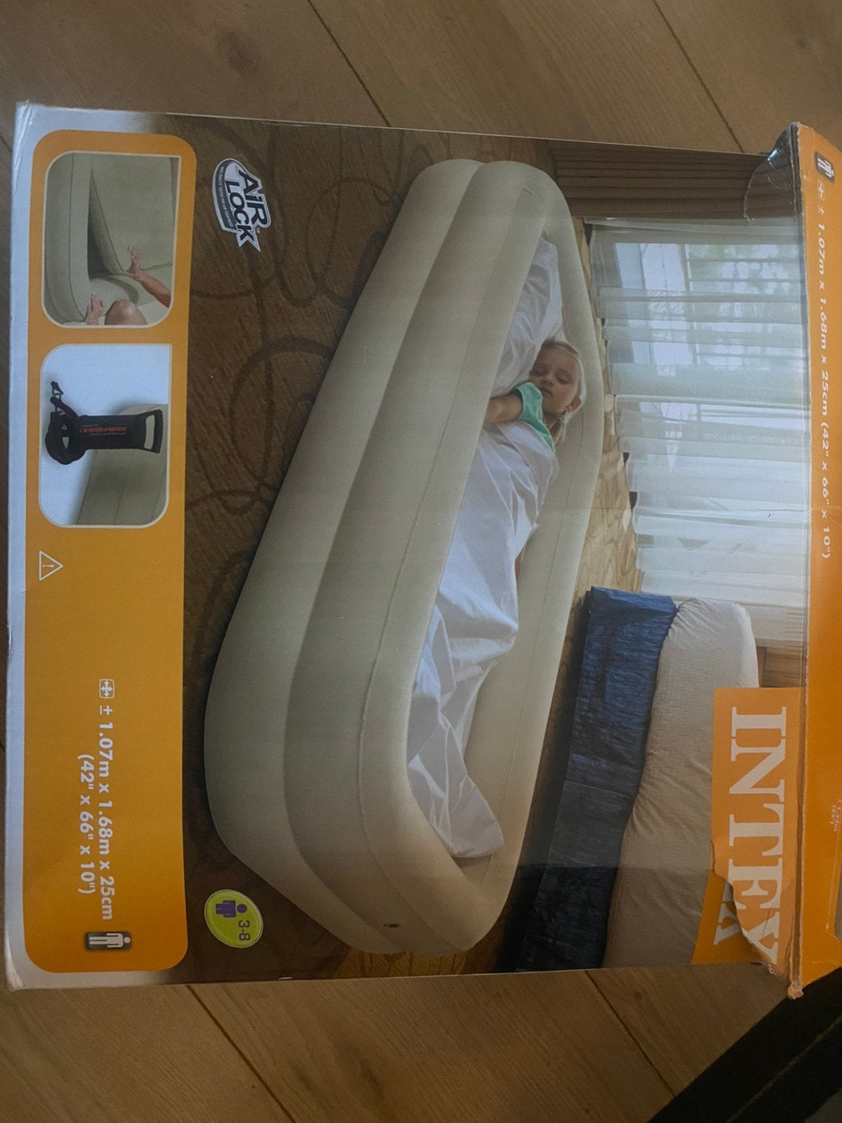 Luchtbed voor kleine kids inc dekbed/fronzen dekbedovertrek, Ophalen, Zo goed als nieuw