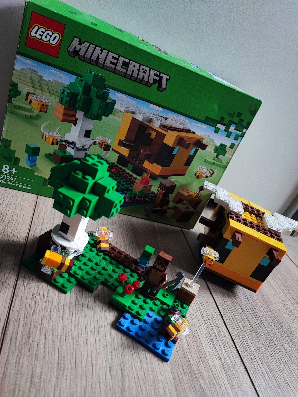 Lego Minecraft The Bee Cottage 21241, Ophalen of Verzenden, Zo goed als nieuw, Compleet, Lego
