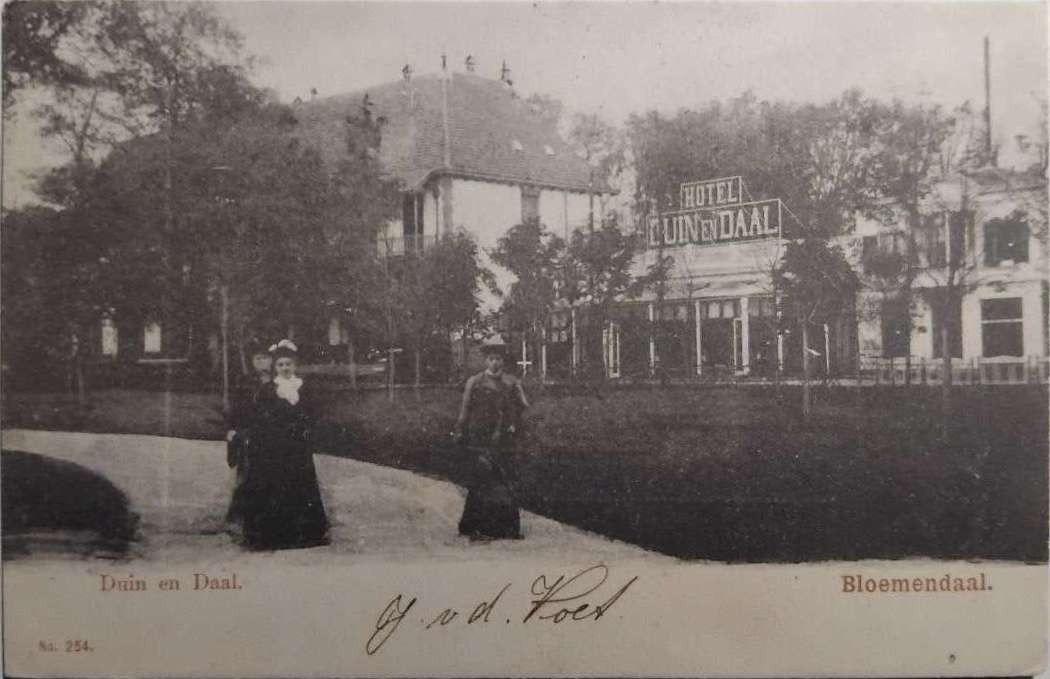 Bloemendaal (NH) – Hotel Duinen Daal met dames 1903, Ophalen of Verzenden, Voor 1920, Gelopen, Noord-Holland
