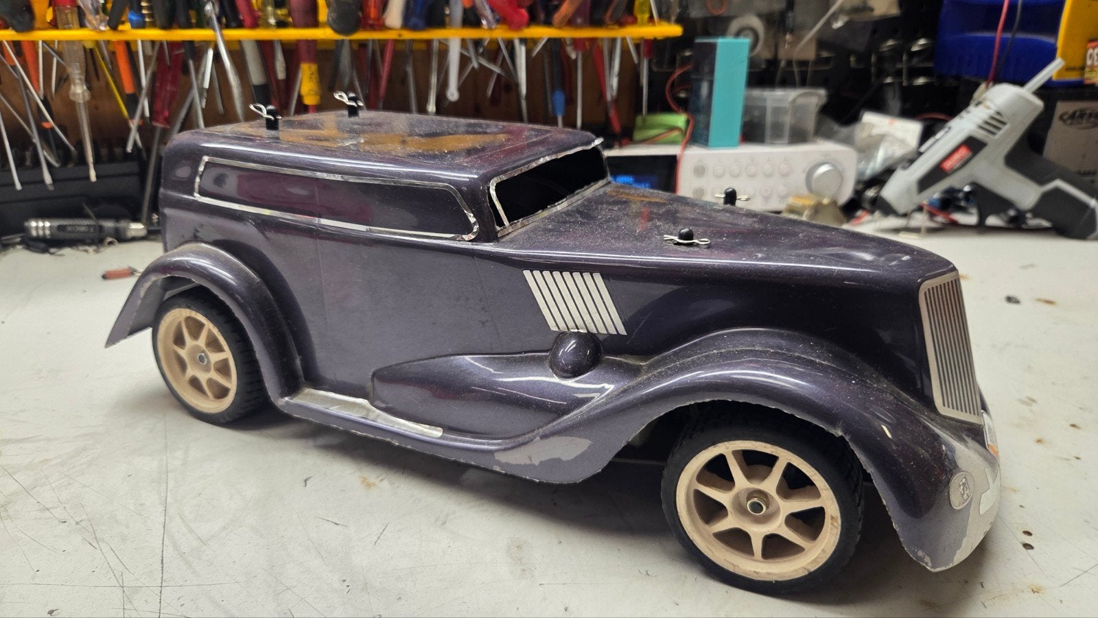 Te koop leuke carson, Gebruikt, Ophalen of Verzenden, Schaal 1:10, Auto onroad