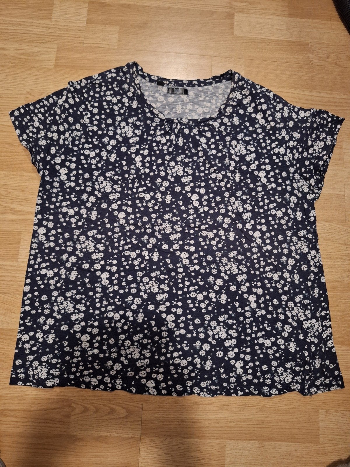 BPC Bonprix Collection T-shirt met bloemenprint maat 52/54, Kleding | Dames, Blauw, BPC Bonprix Collection, Zo goed als nieuw