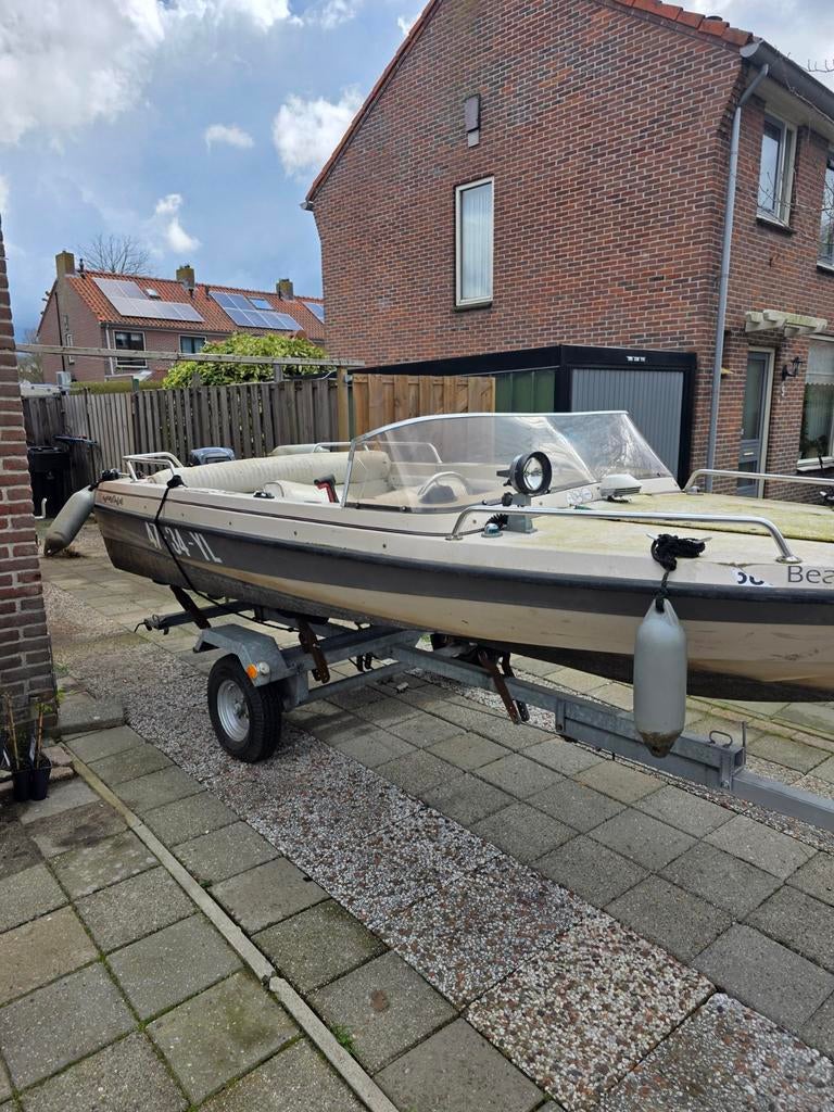 Opknapper: Speedboot zonder buitenboordmotor, Ophalen, Gebruikt