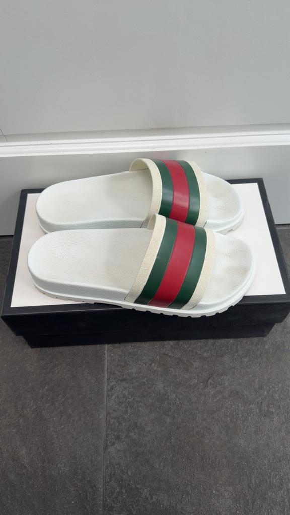 Gucci Sandals, Slippers, Wit, Ophalen of Verzenden, Zo goed als nieuw