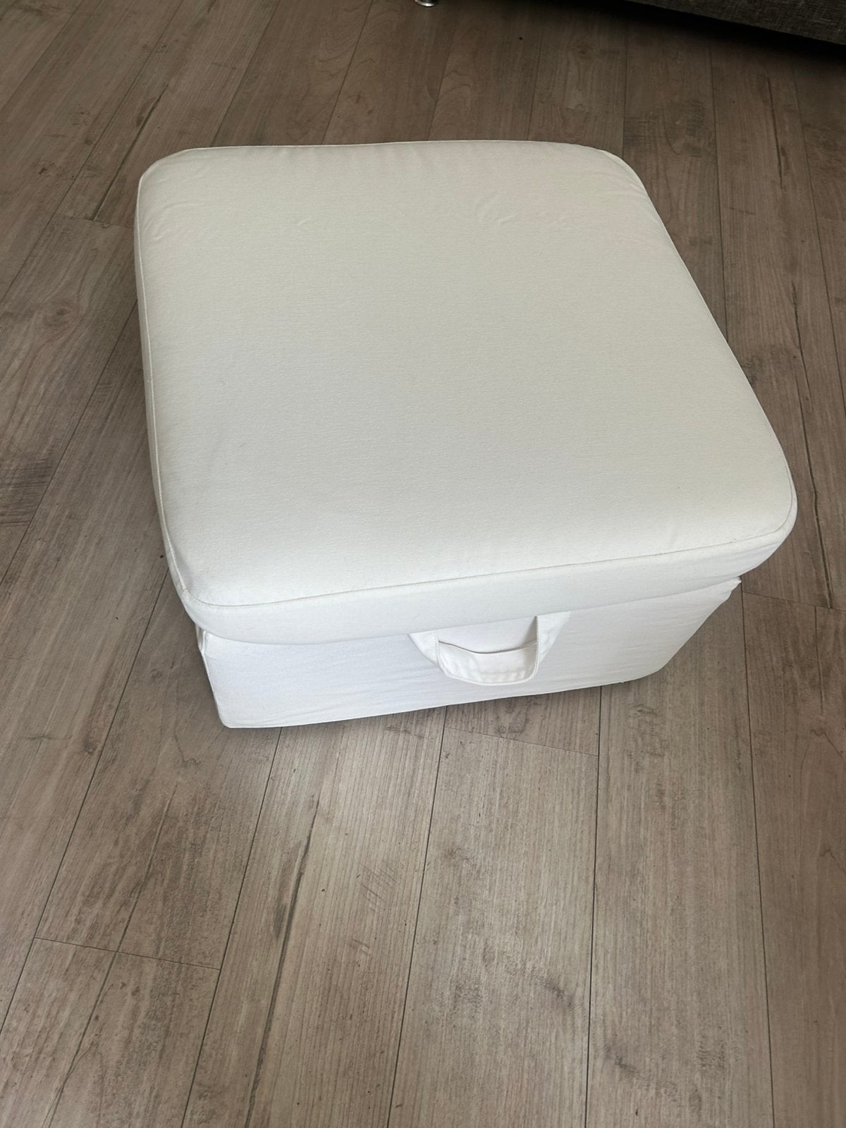 Ikea voetenbank / poef /hocker met opbergruimte 60 x 60 cm, Huis en Inrichting, Banken | Voetenbanken en Poefen, Ophalen, Zo goed als nieuw