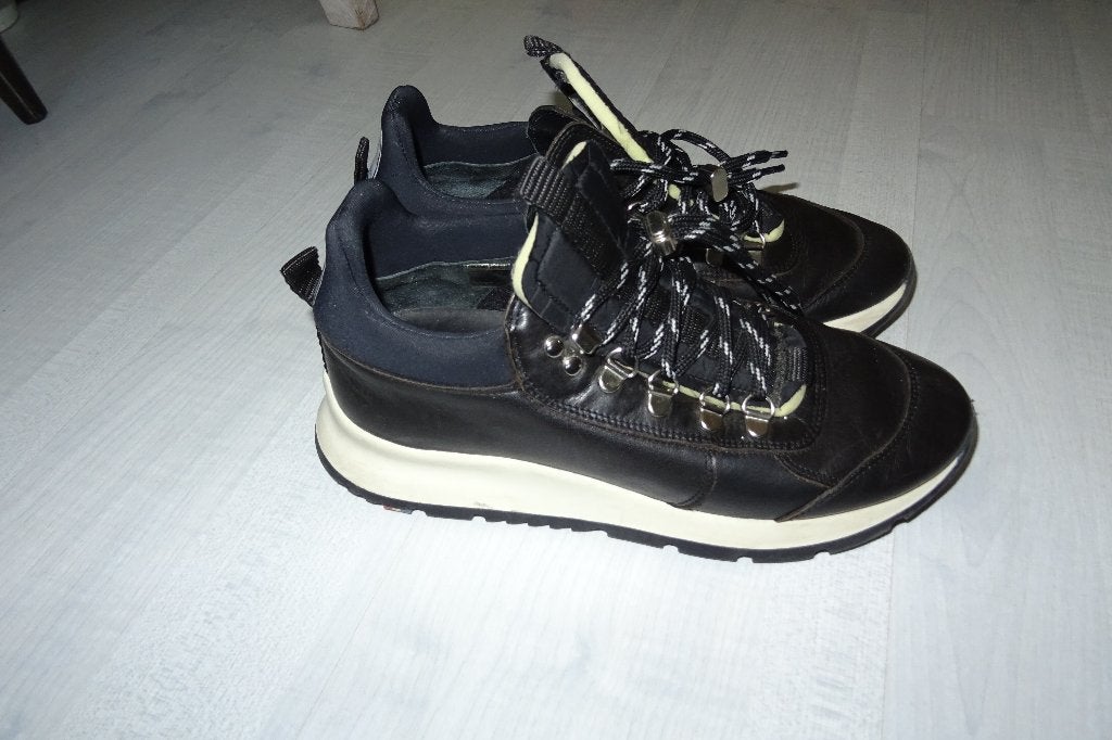 schoen, Zwart, Ophalen of Verzenden, Sneakers of Gympen, Zo goed als nieuw