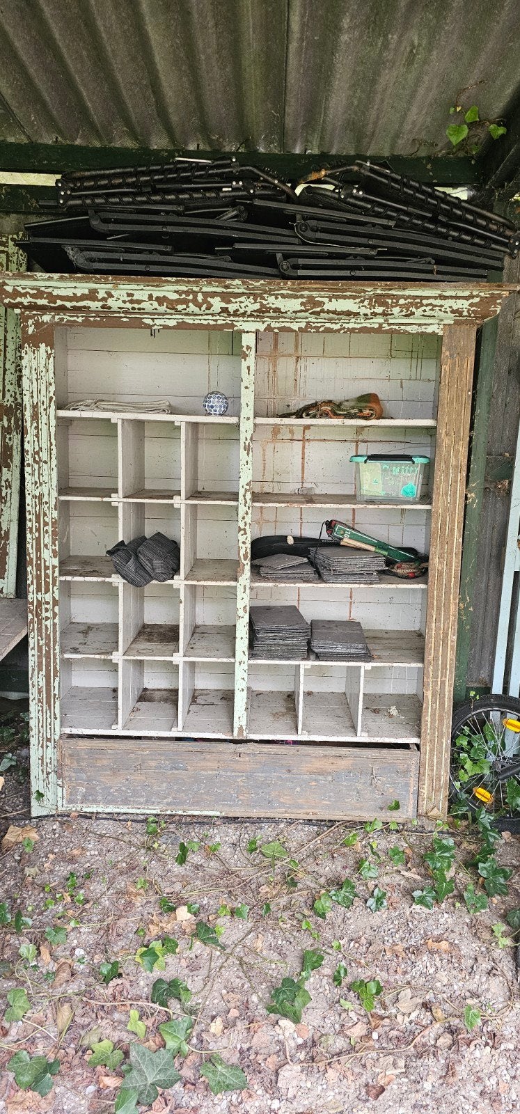 Antieke houten kast met vakken - Vintage opbergmeubel, Antiek en Kunst, Ophalen