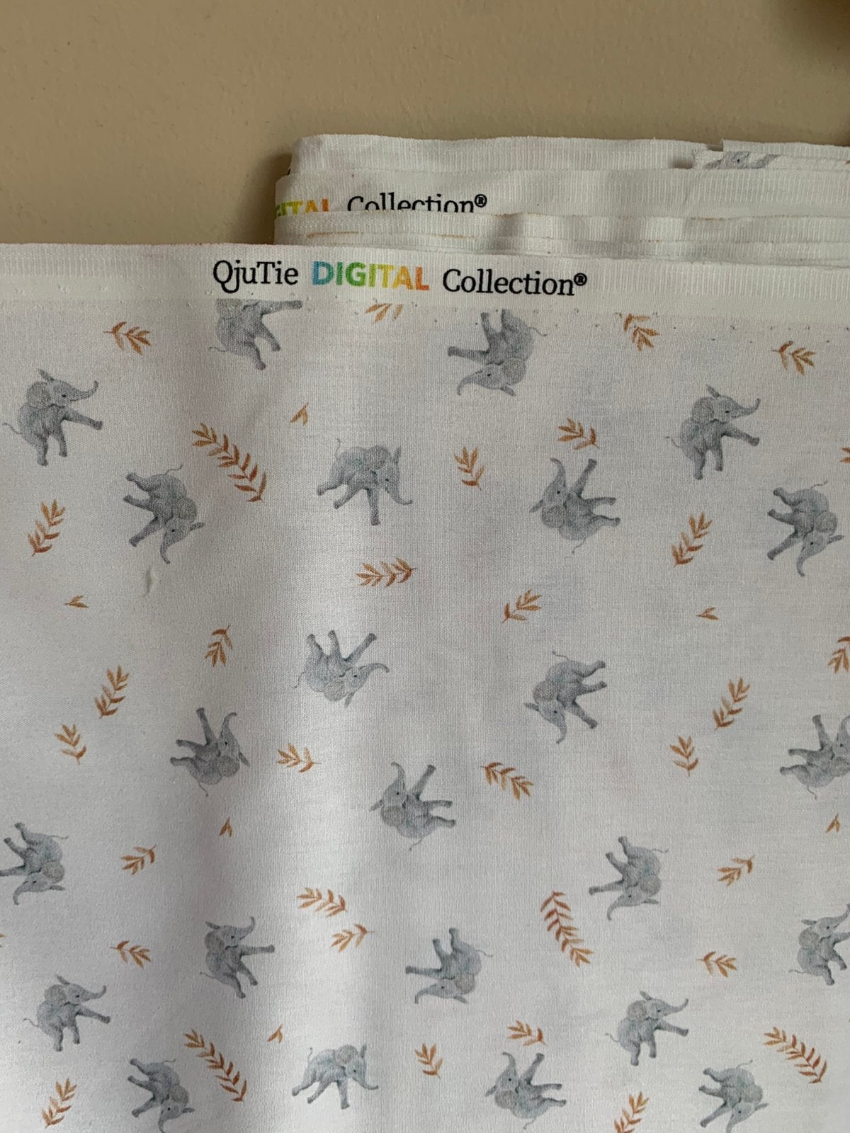 Qjutie kids digitale print olifantjes poplin katoen 2,50 pm, Hobby en Vrije tijd, Stoffen en Lappen, Ophalen of Verzenden, Nieuw