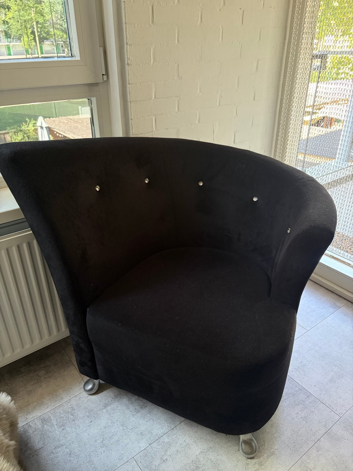 2x Zwarte fluwelen fauteuil met strass details, Huis en Inrichting, Fauteuils, Gebruikt, Stof, 50 tot 75 cm, 75 tot 100 cm, Ophalen